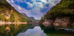 Kupinde Daha lake in Salyan District